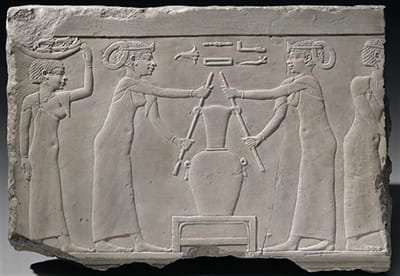 Pressage des fleurs de lys – Égypte ancienne Pressage des fleurs de lys – Égypte ancienne